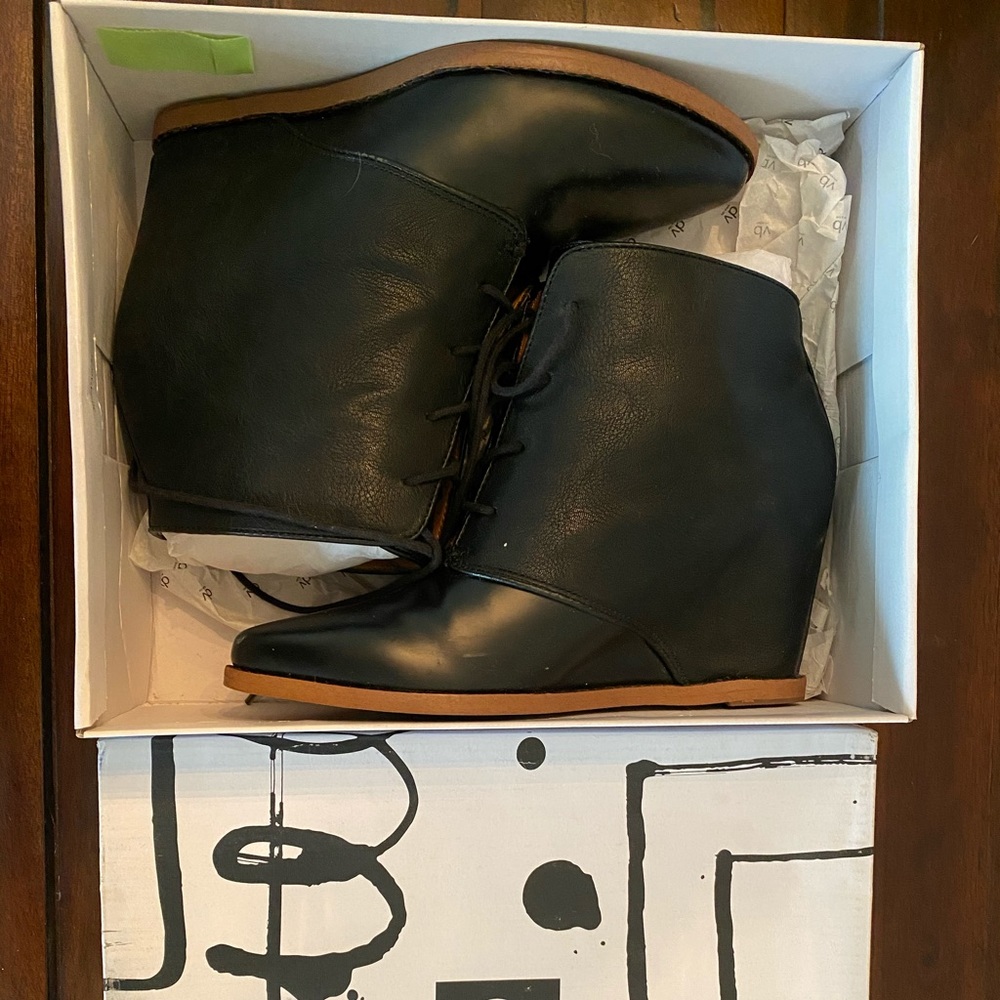 Dolce Vita Peonie Black Booties